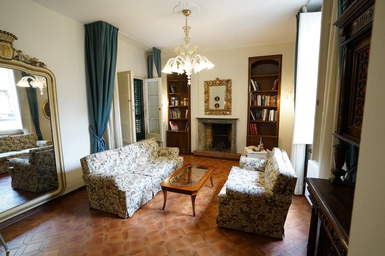 Bed and Breakfast La Terrazza Di Via Elisa Lucca Exterior foto
